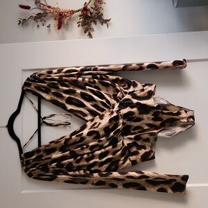 🐆H&M🐆 Leopard print deep V draped bodysuit, size L